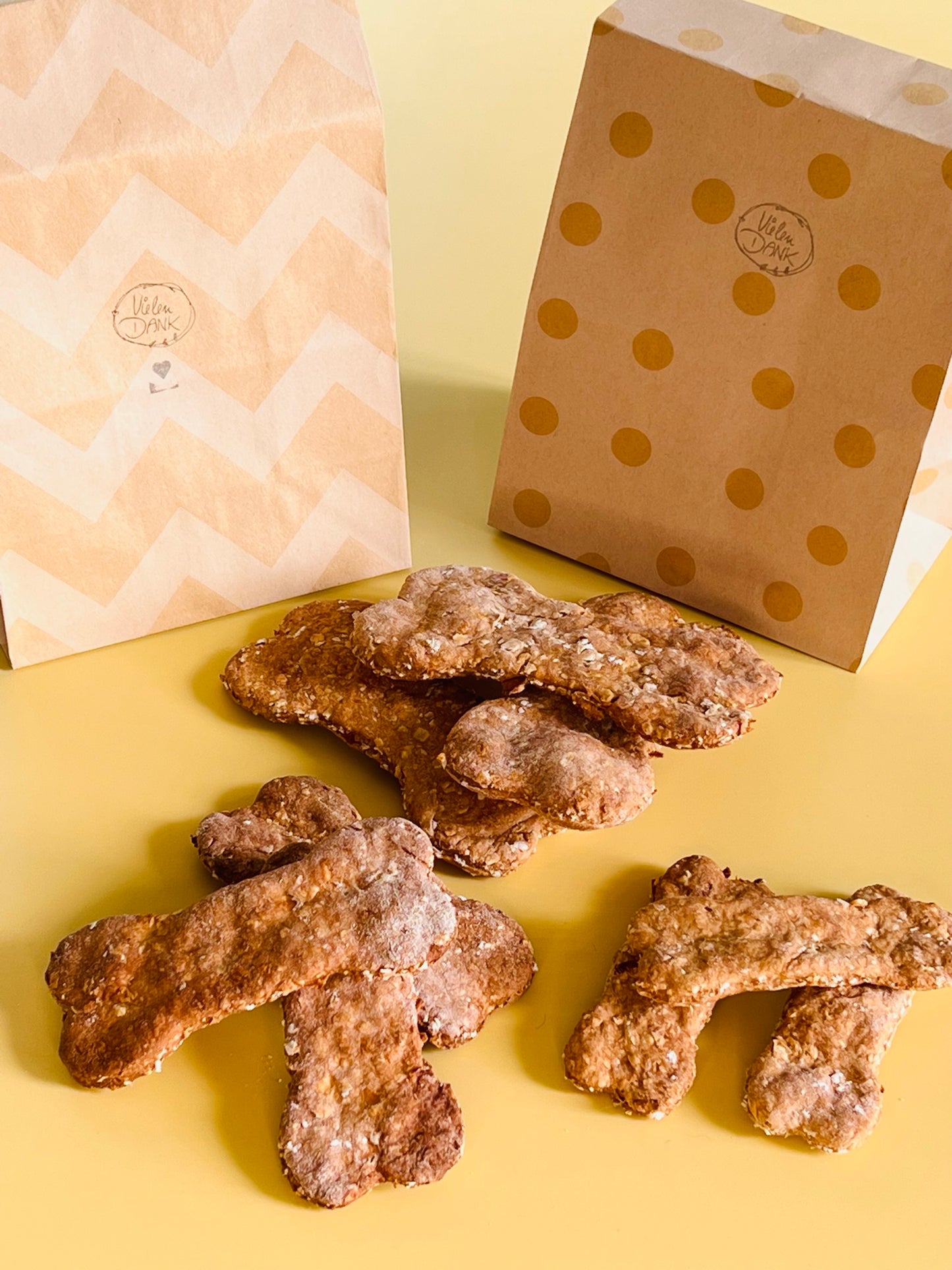 Bananenbrot für Hunde in Knochenform