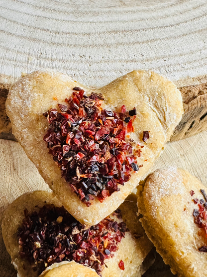 Hagebutten Herzen für Hunde, in zwei verschiedenen Größen, vegan