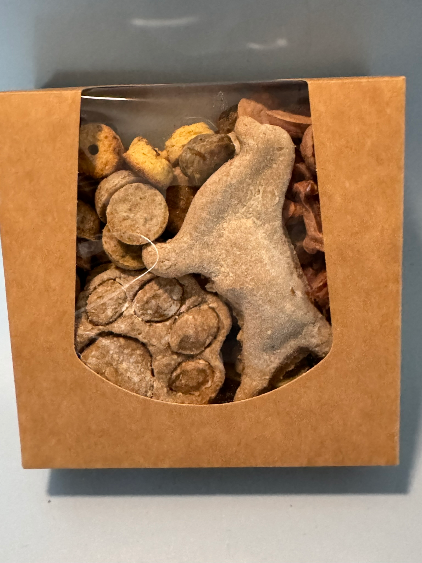 Geschenkebox für Welpen, gemischte Snackbox für Welpen und Junghunde